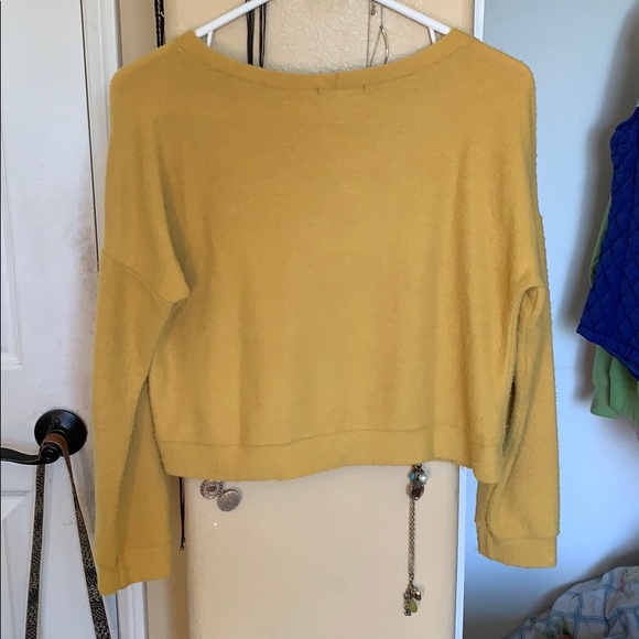soft cropped long sleeve - Picture 3 of 3